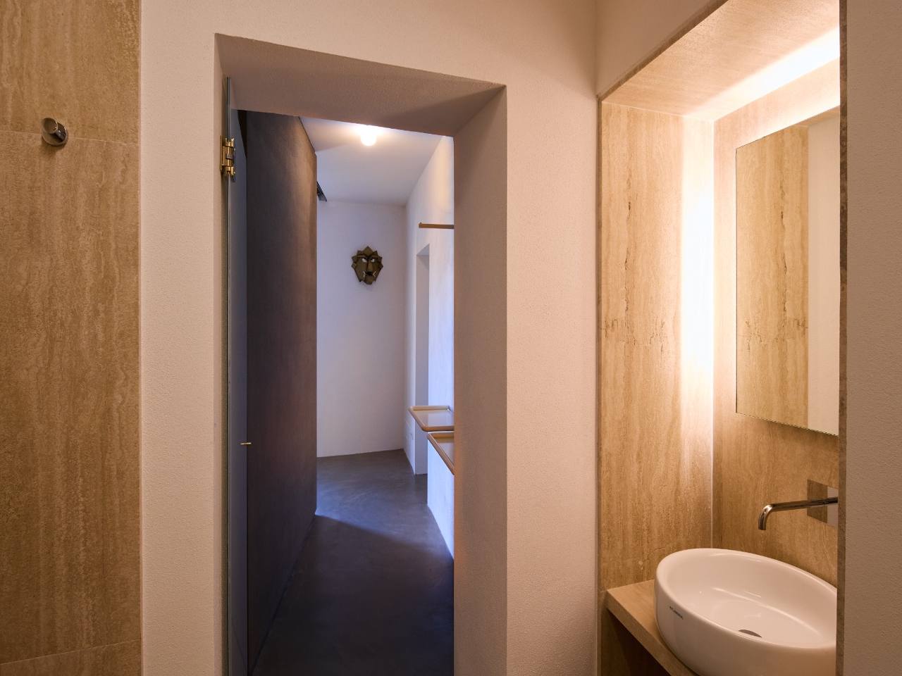 Modern bathroom with large shower in the Aurea apartment, Ortigia, Syracuse