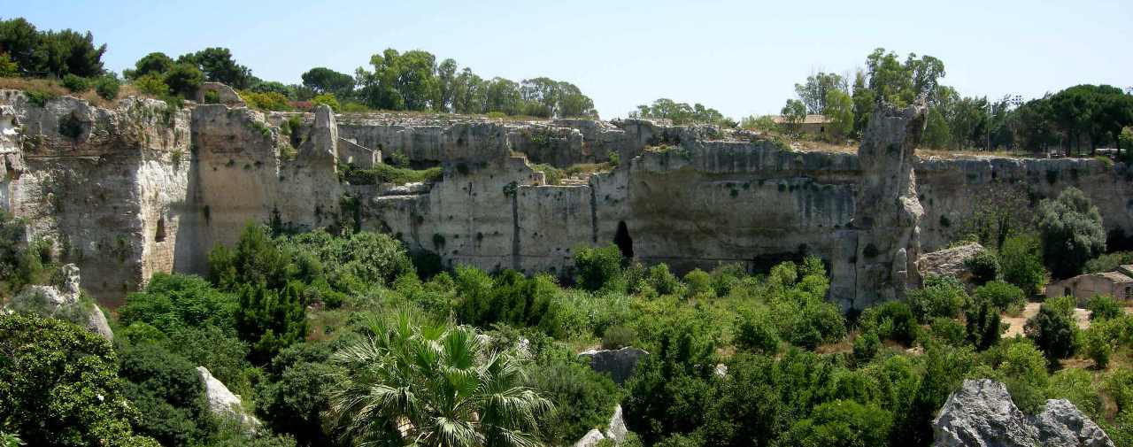 Latomia dei Cappuccini, un giardino storico a Siracusa