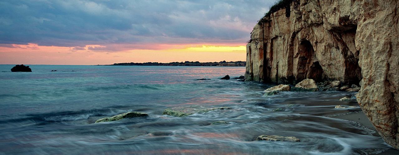 Spiaggia di Fontane Bianche con acque limpide vicino a Ortigia, Siracusa